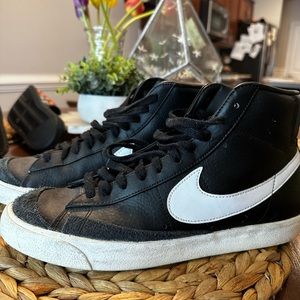 Mens Black Nike Blazers Size 10.5